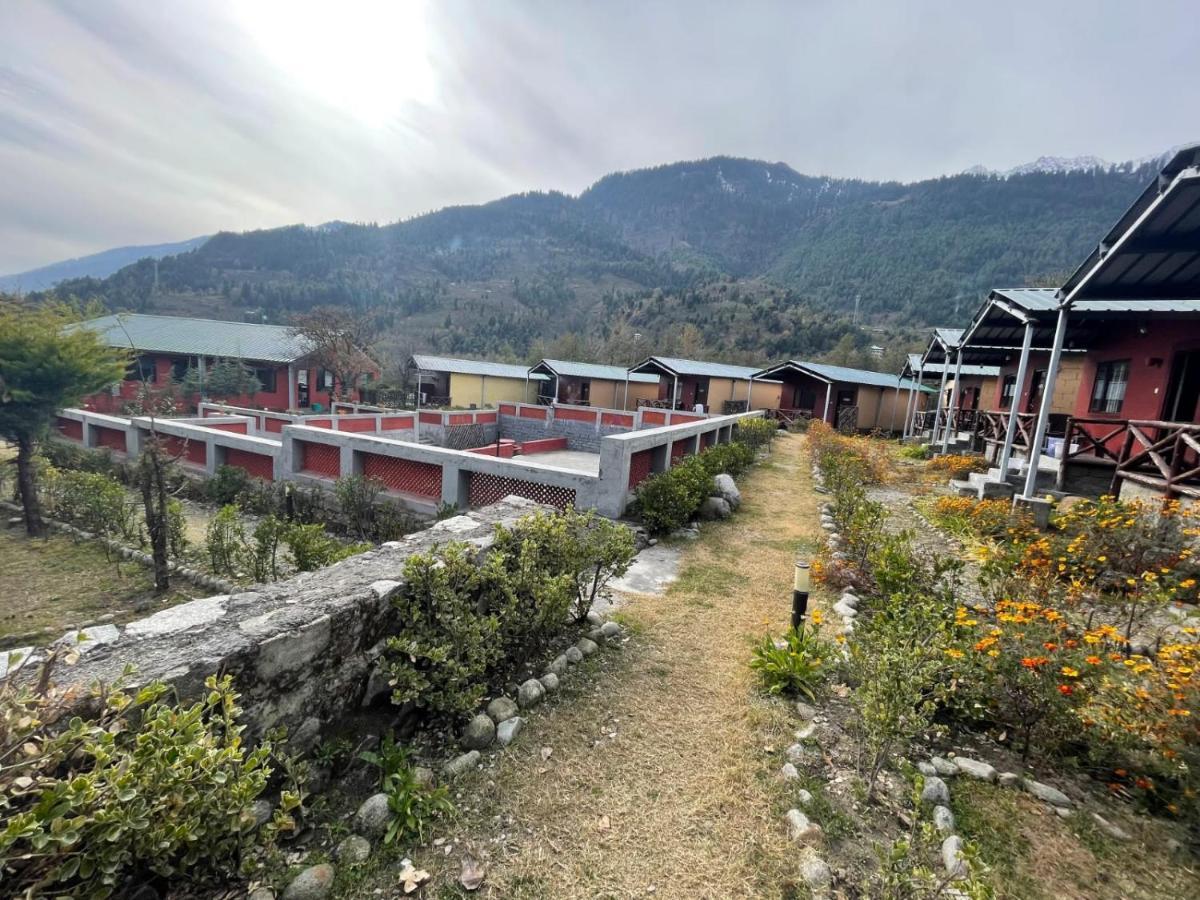 Flora Hills View Hotel Manāli Exterior foto