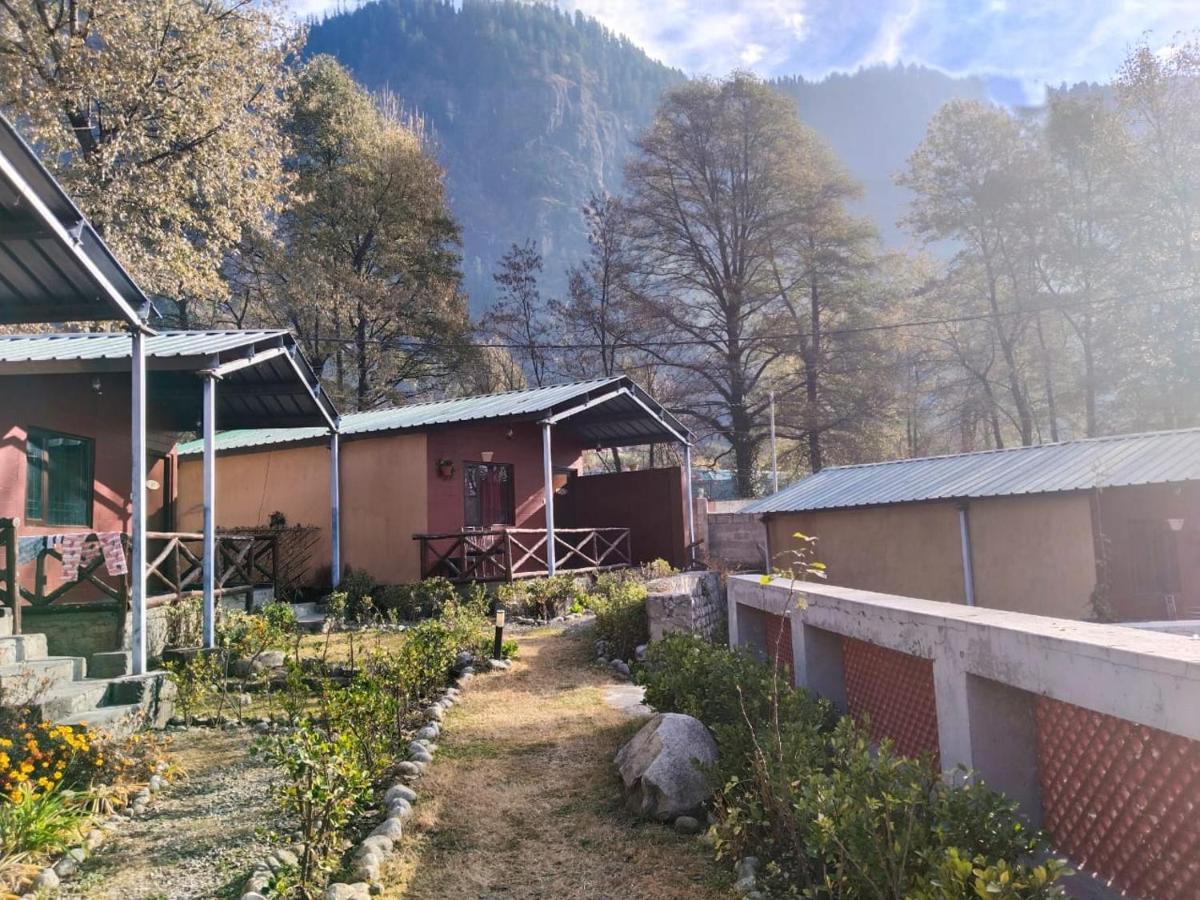 Flora Hills View Hotel Manāli Exterior foto