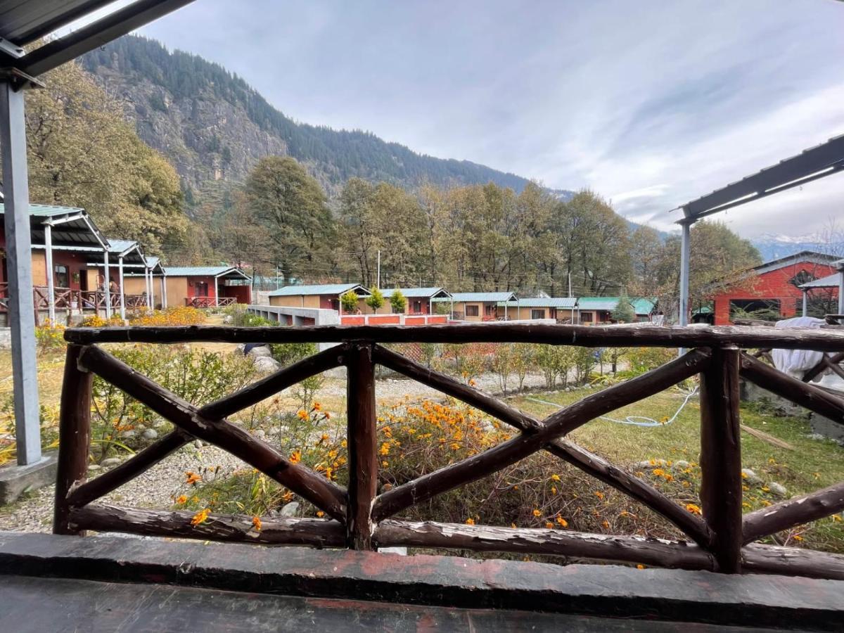 Flora Hills View Hotel Manāli Exterior foto